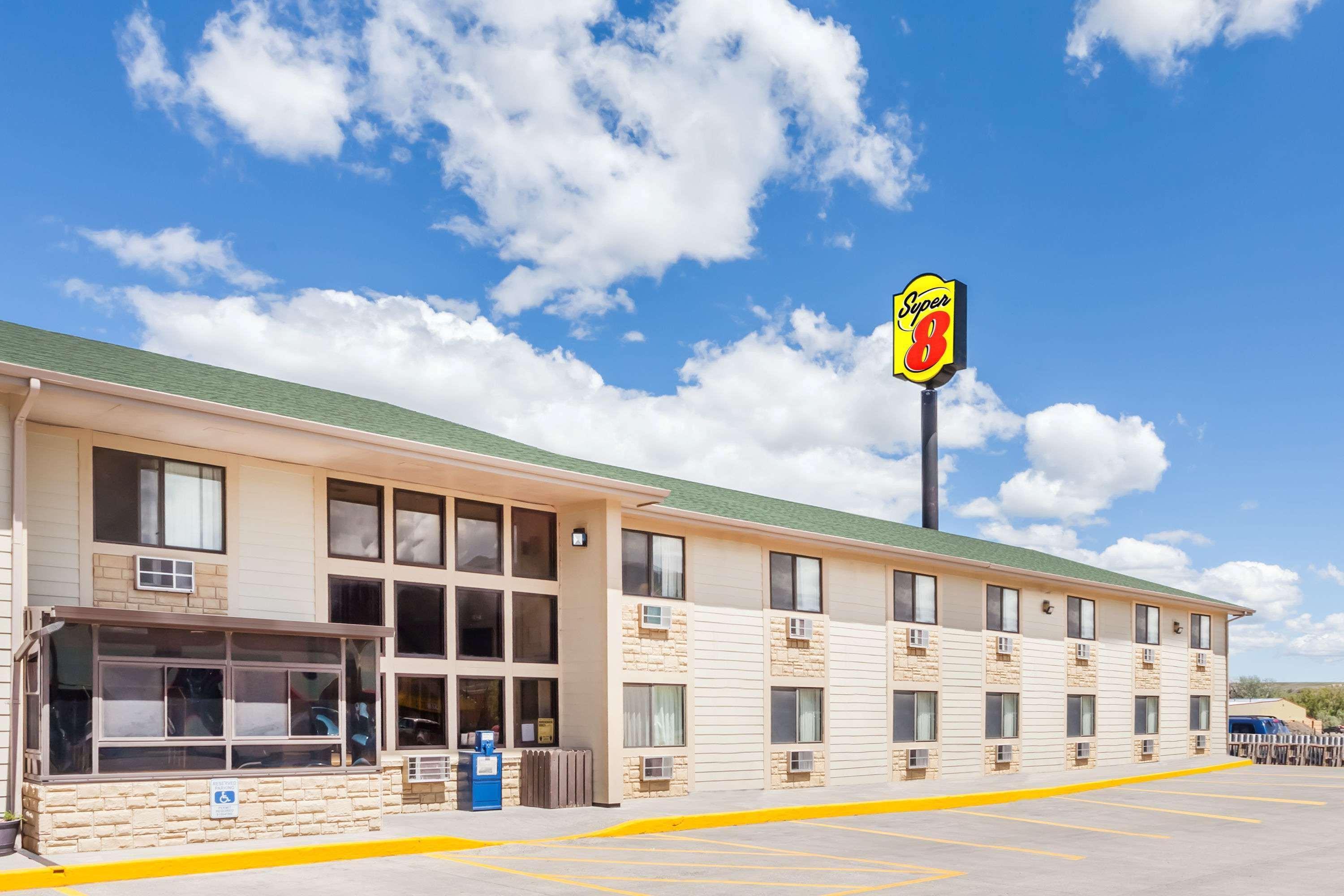 Super 8 By Wyndham Livingston Yellowstone Esterno foto