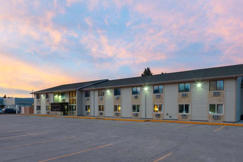 Super 8 By Wyndham Livingston Yellowstone Esterno foto