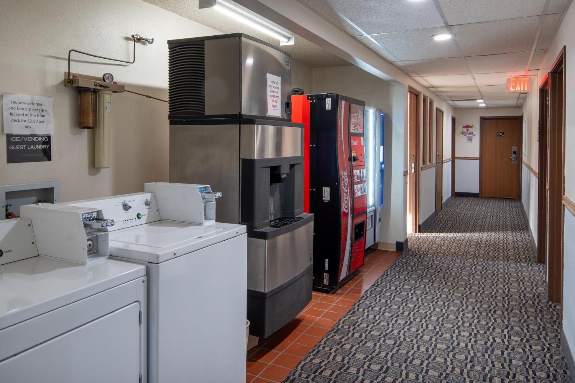 Super 8 By Wyndham Livingston Yellowstone Esterno foto