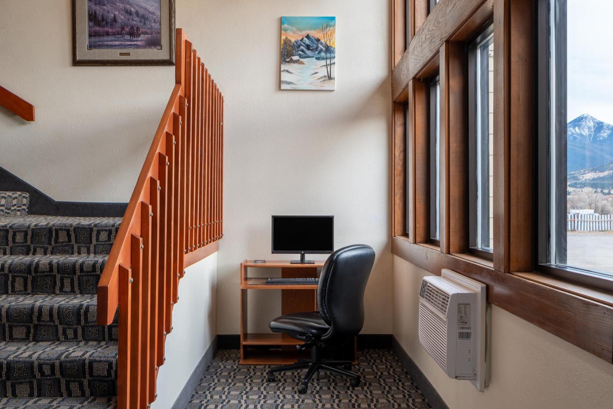Super 8 By Wyndham Livingston Yellowstone Esterno foto