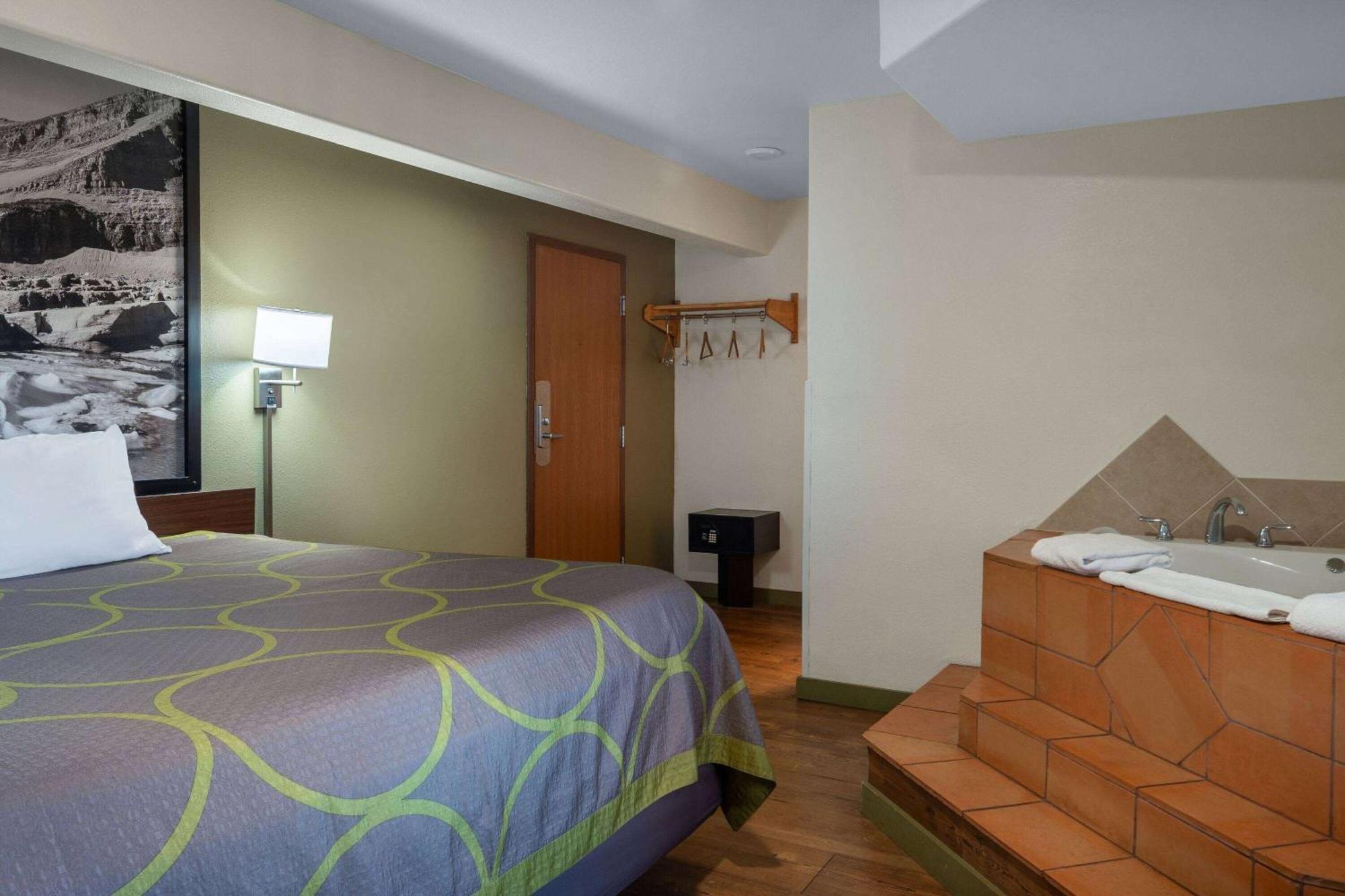 Super 8 By Wyndham Livingston Yellowstone Esterno foto