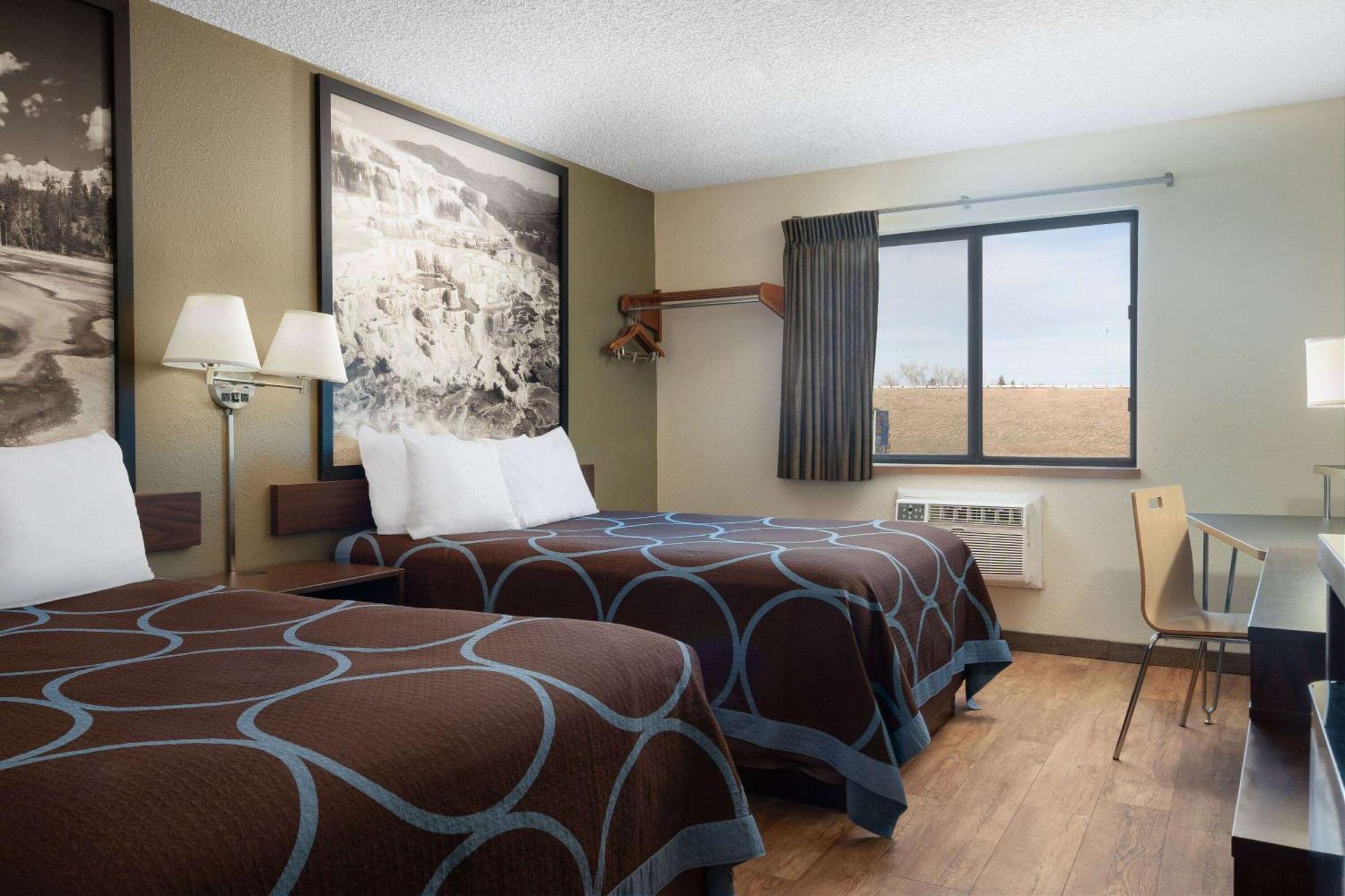 Super 8 By Wyndham Livingston Yellowstone Esterno foto