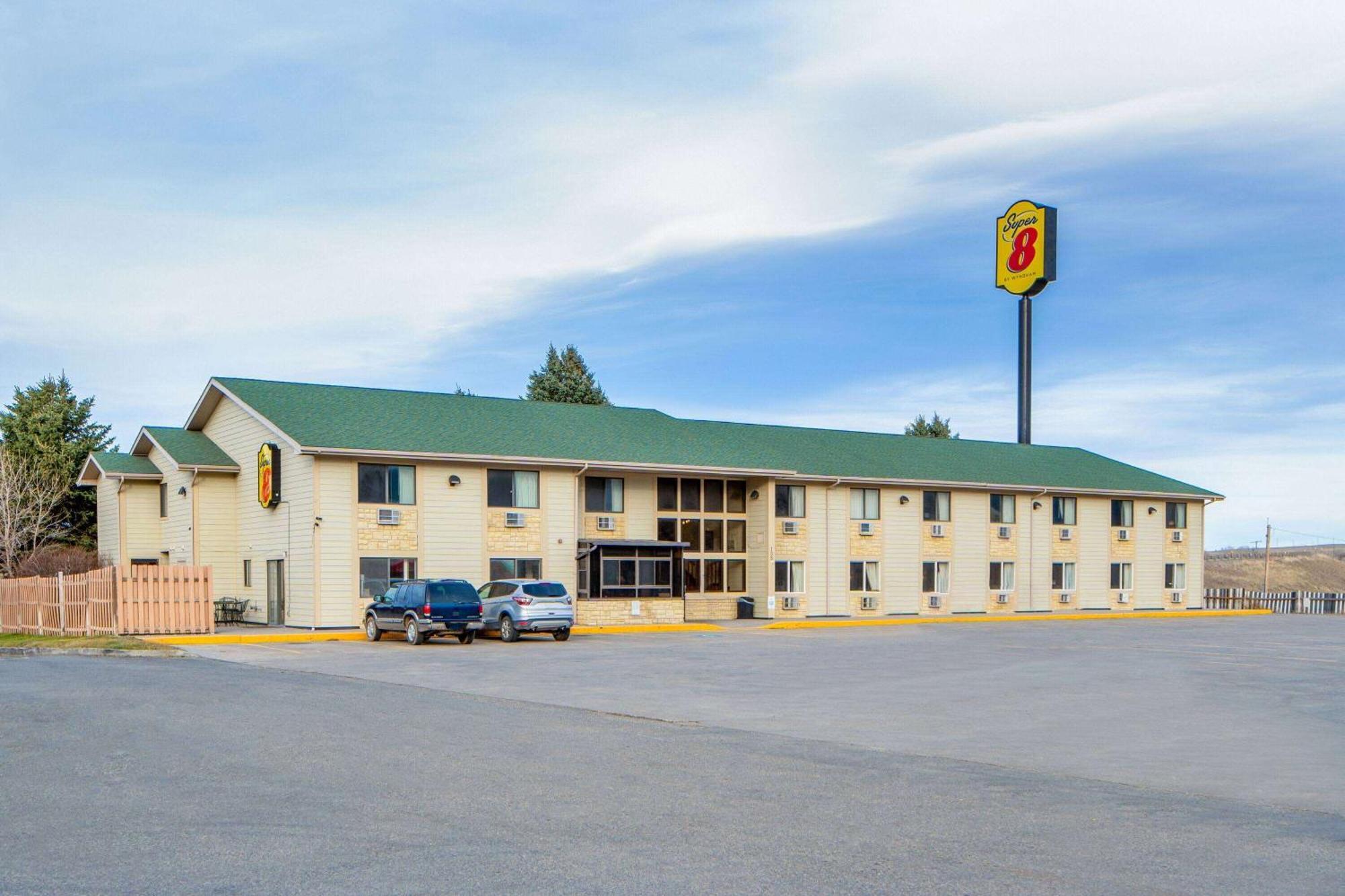 Super 8 By Wyndham Livingston Yellowstone Esterno foto